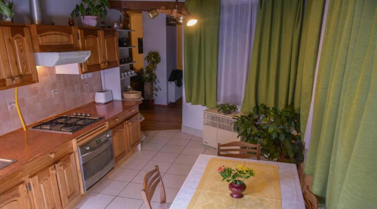 Erzsébet Vendégház és Apartman Hajdúszoboszló Esterno foto