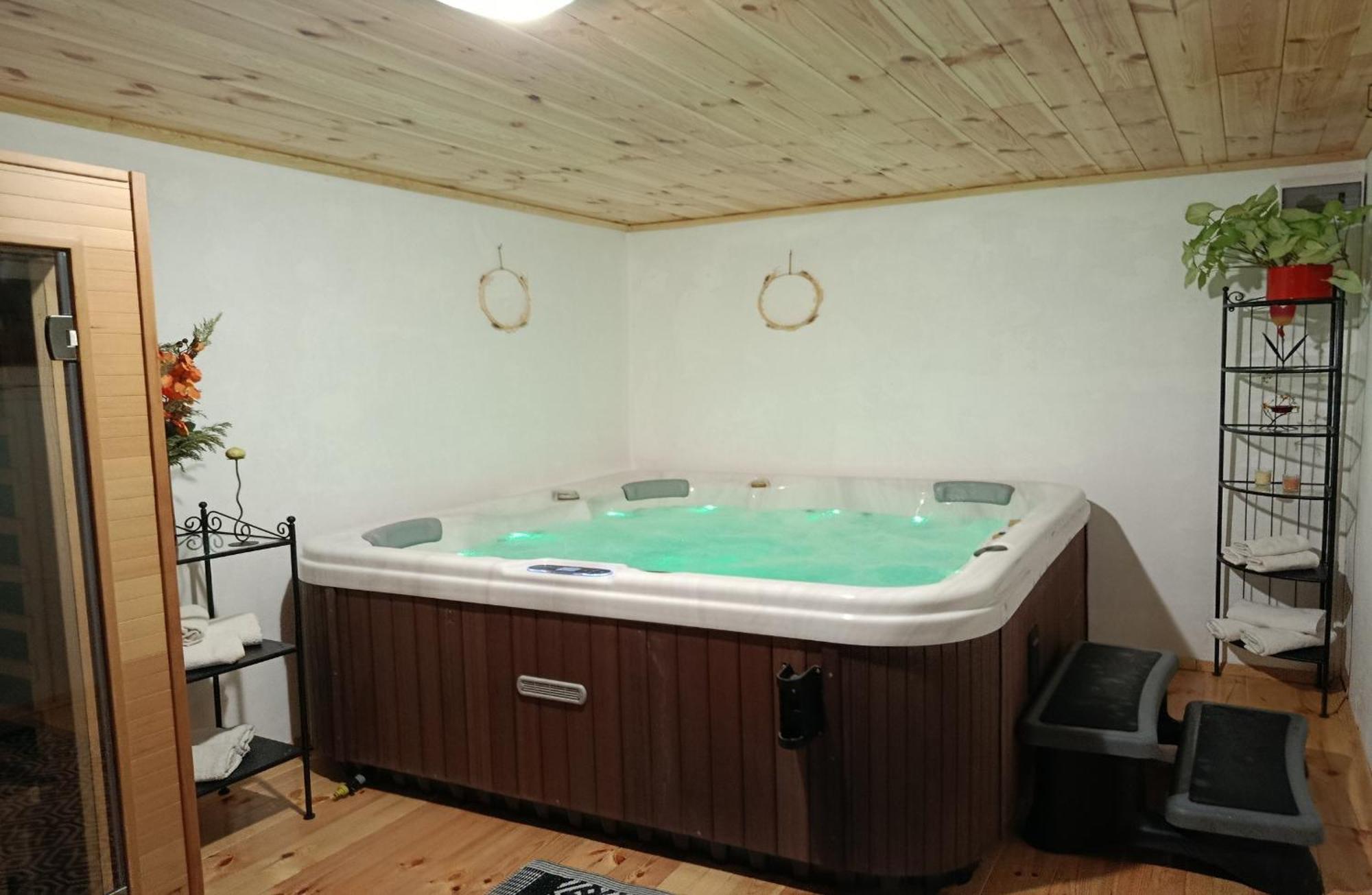Erzsébet Vendégház és Apartman Hajdúszoboszló Esterno foto