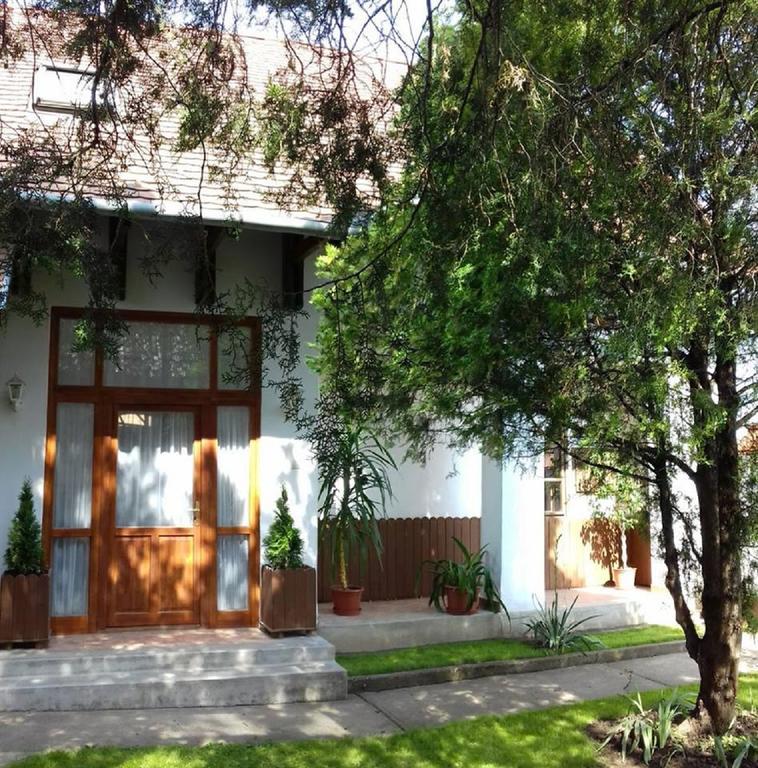 Erzsébet Vendégház és Apartman Hajdúszoboszló Esterno foto