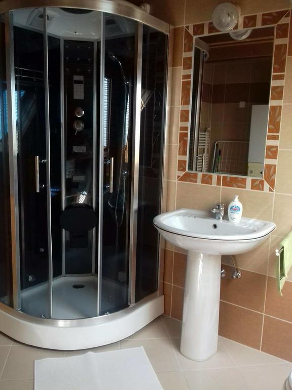 Erzsébet Vendégház és Apartman Hajdúszoboszló Esterno foto